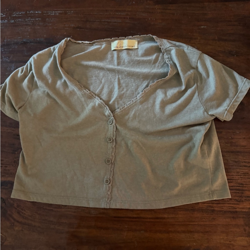 Casual Green Button-Up Crop Top